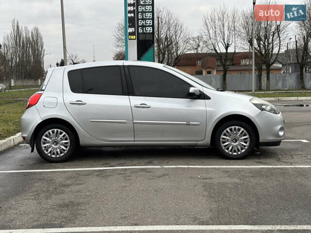 Сірий Рено Кліо, об'ємом двигуна 1.46 л та пробігом 214 тис. км за 4850 $, фото 1 на Automoto.ua