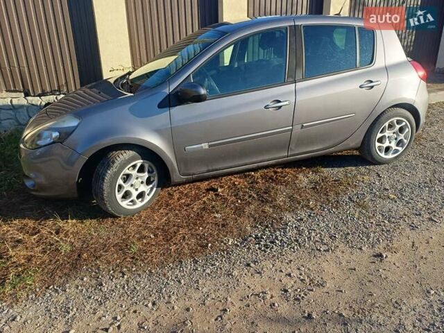 Сірий Рено Кліо, об'ємом двигуна 1.5 л та пробігом 233 тис. км за 4555 $, фото 15 на Automoto.ua
