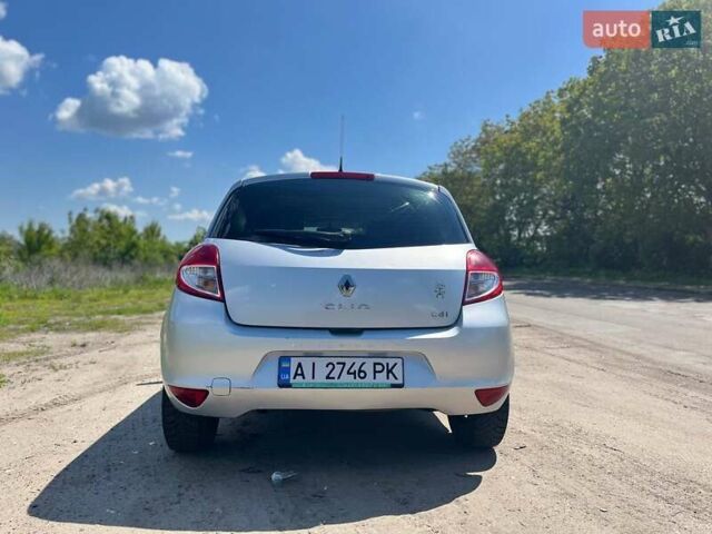 Серый Рено Клио, объемом двигателя 1.5 л и пробегом 208 тыс. км за 4999 $, фото 5 на Automoto.ua