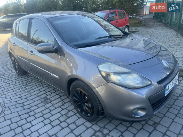 Серый Рено Клио, объемом двигателя 1.46 л и пробегом 279 тыс. км за 4750 $, фото 3 на Automoto.ua