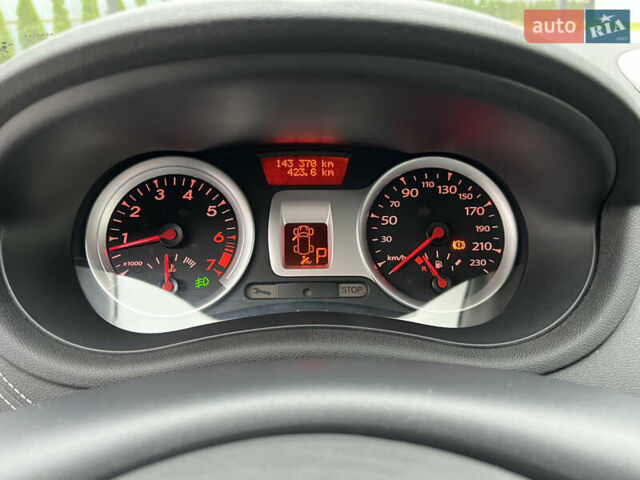 Серый Рено Клио, объемом двигателя 1.6 л и пробегом 143 тыс. км за 8500 $, фото 11 на Automoto.ua