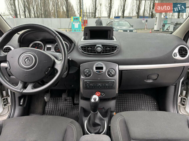 Сірий Рено Кліо, об'ємом двигуна 1.46 л та пробігом 214 тис. км за 4850 $, фото 8 на Automoto.ua