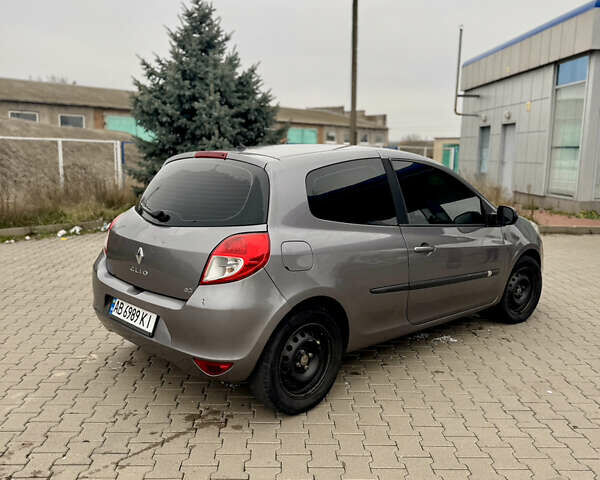 Сірий Рено Кліо, об'ємом двигуна 1.46 л та пробігом 237 тис. км за 4999 $, фото 2 на Automoto.ua