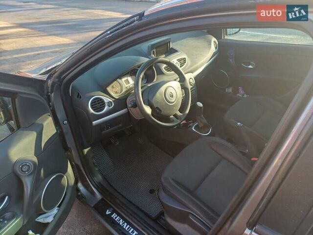 Сірий Рено Кліо, об'ємом двигуна 1.5 л та пробігом 233 тис. км за 4555 $, фото 8 на Automoto.ua