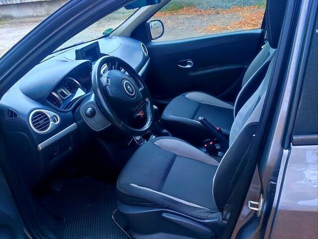 Серый Рено Клио, объемом двигателя 1.5 л и пробегом 279 тыс. км за 5200 $, фото 6 на Automoto.ua
