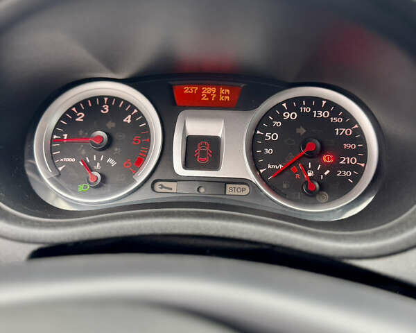 Сірий Рено Кліо, об'ємом двигуна 1.46 л та пробігом 237 тис. км за 4999 $, фото 11 на Automoto.ua