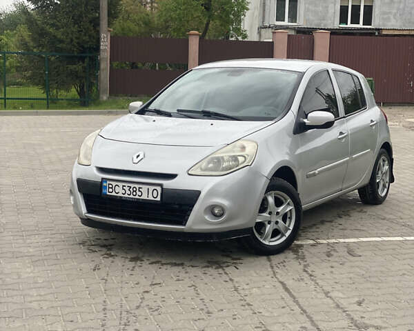 Сірий Рено Кліо, об'ємом двигуна 1.5 л та пробігом 154 тис. км за 3900 $, фото 6 на Automoto.ua