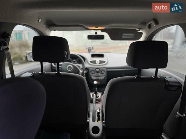 Сірий Рено Кліо, об'ємом двигуна 1.46 л та пробігом 237 тис. км за 4999 $, фото 12 на Automoto.ua