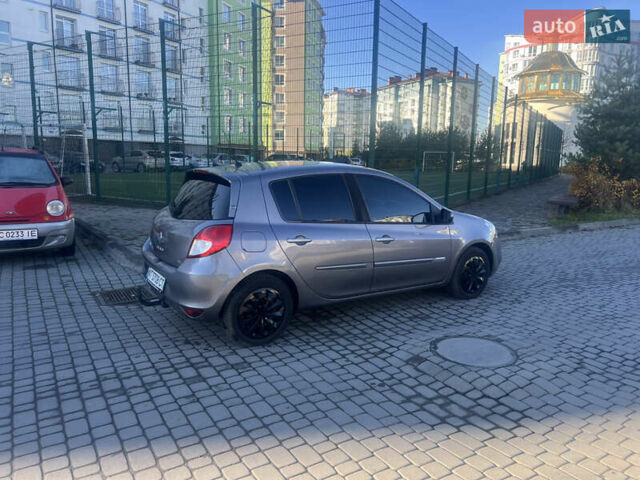 Серый Рено Клио, объемом двигателя 1.46 л и пробегом 279 тыс. км за 4750 $, фото 4 на Automoto.ua