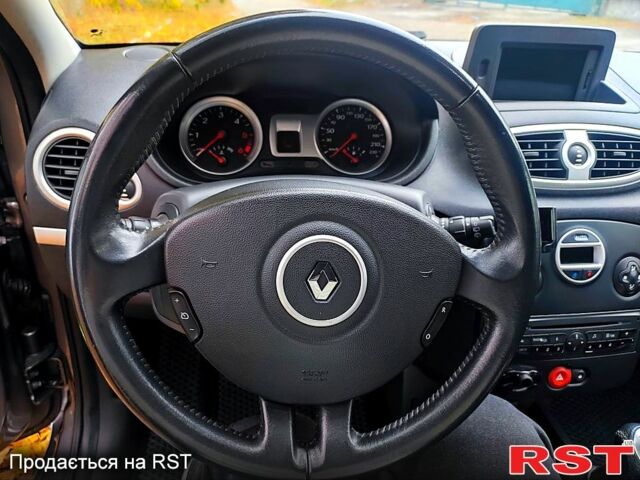 Серый Рено Клио, объемом двигателя 1.5 л и пробегом 279 тыс. км за 5200 $, фото 8 на Automoto.ua