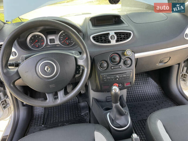 Сірий Рено Кліо, об'ємом двигуна 1.46 л та пробігом 185 тис. км за 5200 $, фото 13 на Automoto.ua