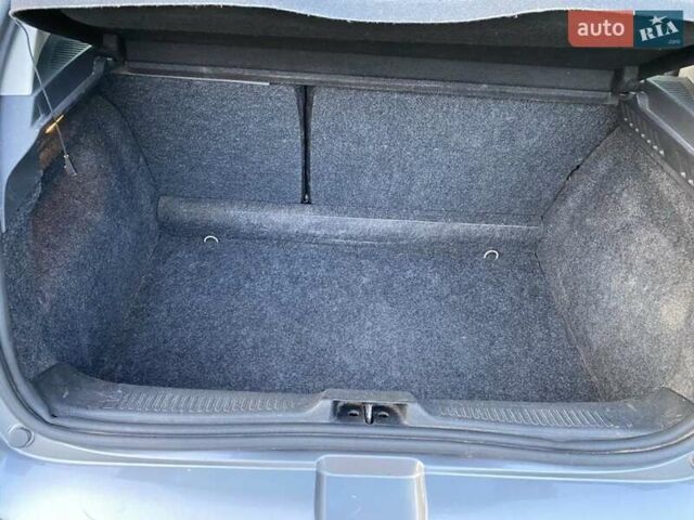 Сірий Рено Кліо, об'ємом двигуна 1.5 л та пробігом 260 тис. км за 5600 $, фото 4 на Automoto.ua