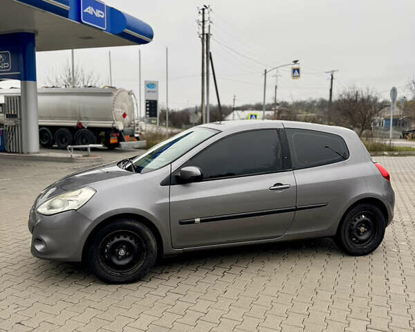 Сірий Рено Кліо, об'ємом двигуна 1.46 л та пробігом 237 тис. км за 4999 $, фото 5 на Automoto.ua