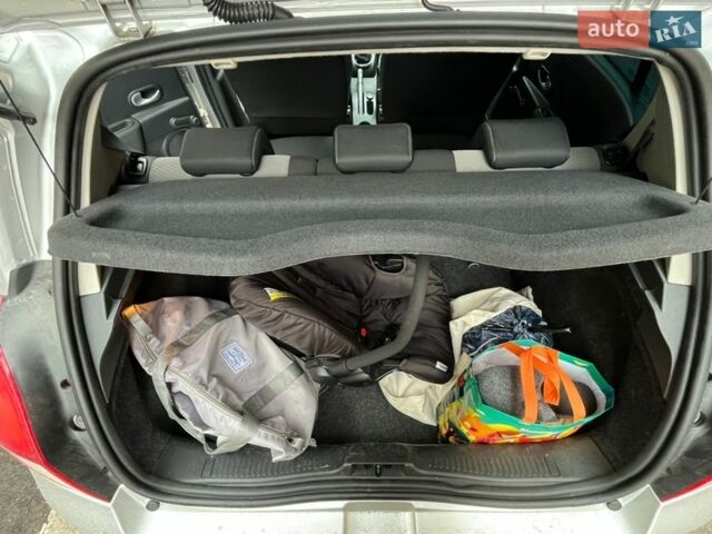 Сірий Рено Кліо, об'ємом двигуна 1.46 л та пробігом 270 тис. км за 4999 $, фото 9 на Automoto.ua