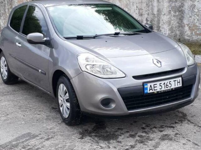 Сірий Рено Кліо, об'ємом двигуна 1.5 л та пробігом 170 тис. км за 5100 $, фото 1 на Automoto.ua