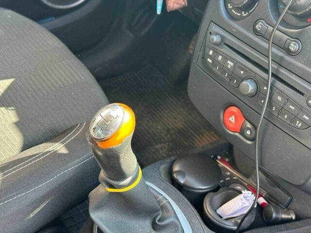 Сірий Рено Кліо, об'ємом двигуна 1.5 л та пробігом 252 тис. км за 5190 $, фото 16 на Automoto.ua