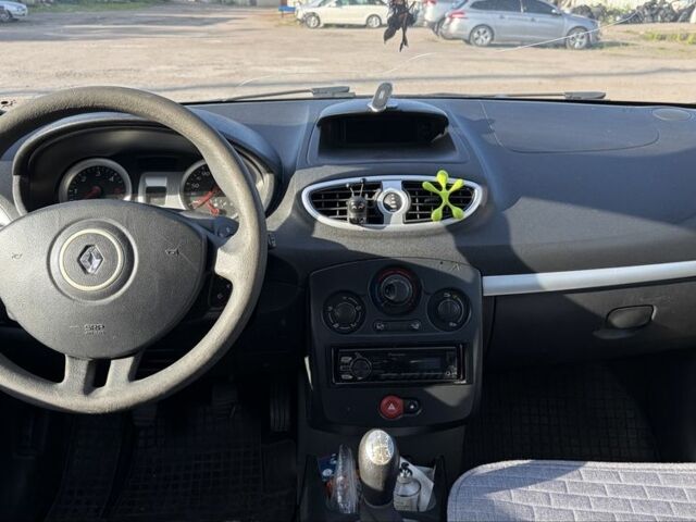 Сірий Рено Кліо, об'ємом двигуна 1.5 л та пробігом 231 тис. км за 4300 $, фото 5 на Automoto.ua