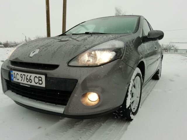 Серый Рено Клио, объемом двигателя 1.5 л и пробегом 122 тыс. км за 6400 $, фото 9 на Automoto.ua