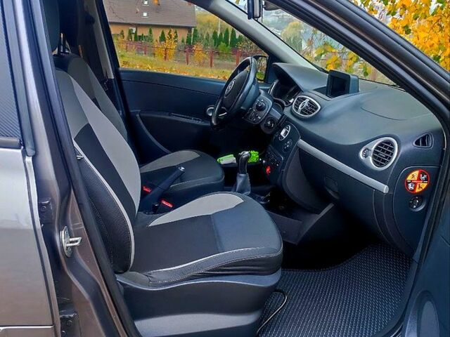 Серый Рено Клио, объемом двигателя 1.5 л и пробегом 279 тыс. км за 5200 $, фото 2 на Automoto.ua