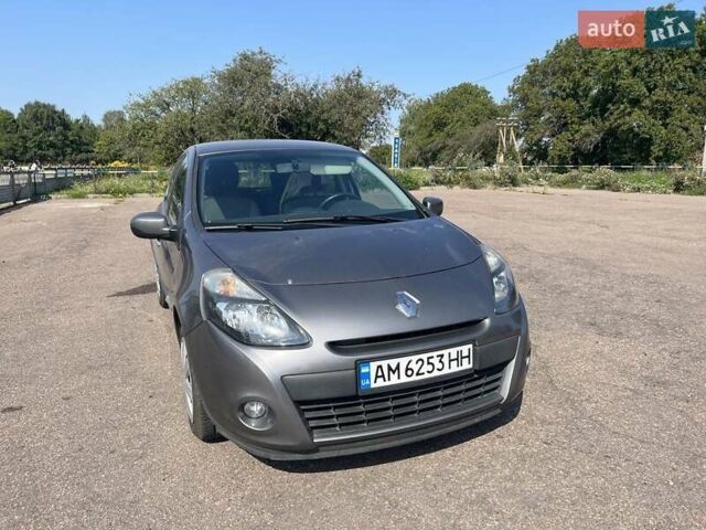 Сірий Рено Кліо, об'ємом двигуна 1.5 л та пробігом 260 тис. км за 5600 $, фото 11 на Automoto.ua