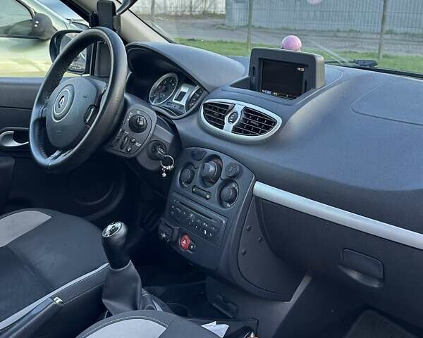 Сірий Рено Кліо, об'ємом двигуна 1.46 л та пробігом 265 тис. км за 5600 $, фото 6 на Automoto.ua