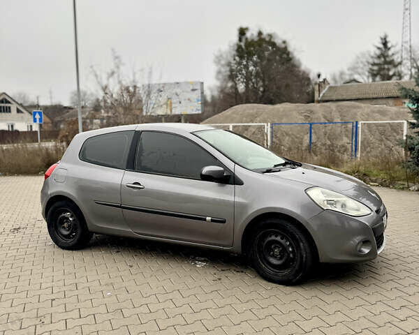 Сірий Рено Кліо, об'ємом двигуна 1.46 л та пробігом 237 тис. км за 4999 $, фото 1 на Automoto.ua
