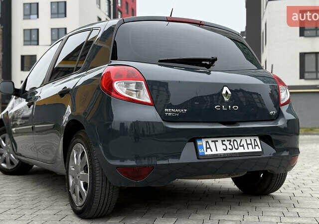 Серый Рено Клио, объемом двигателя 1.5 л и пробегом 243 тыс. км за 5650 $, фото 15 на Automoto.ua