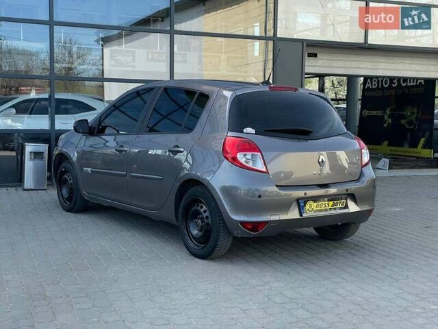 Серый Рено Клио, объемом двигателя 1.15 л и пробегом 116 тыс. км за 6400 $, фото 3 на Automoto.ua