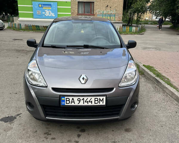 Сірий Рено Кліо, об'ємом двигуна 1.2 л та пробігом 117 тис. км за 5990 $, фото 1 на Automoto.ua