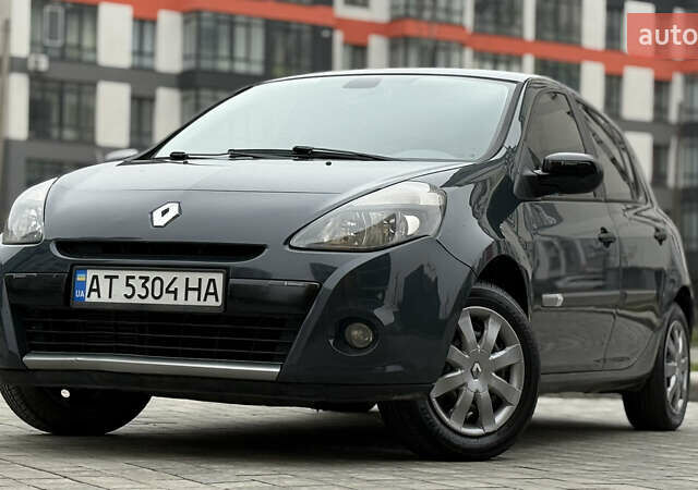 Серый Рено Клио, объемом двигателя 1.5 л и пробегом 243 тыс. км за 5650 $, фото 4 на Automoto.ua