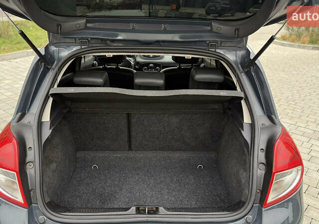 Серый Рено Клио, объемом двигателя 1.5 л и пробегом 243 тыс. км за 5650 $, фото 35 на Automoto.ua