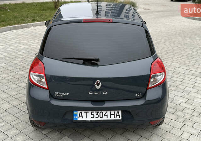 Серый Рено Клио, объемом двигателя 1.5 л и пробегом 243 тыс. км за 5650 $, фото 38 на Automoto.ua