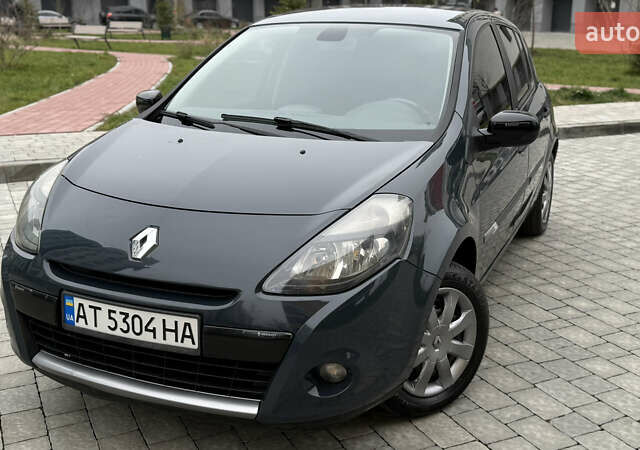 Серый Рено Клио, объемом двигателя 1.5 л и пробегом 243 тыс. км за 5650 $, фото 8 на Automoto.ua