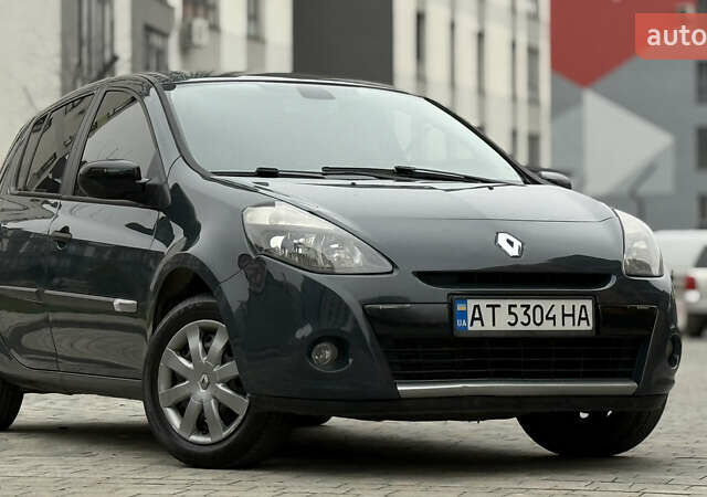 Серый Рено Клио, объемом двигателя 1.5 л и пробегом 243 тыс. км за 5650 $, фото 3 на Automoto.ua