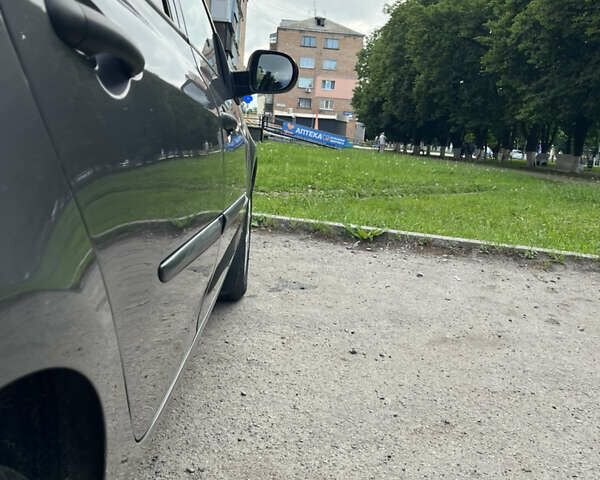 Сірий Рено Кліо, об'ємом двигуна 1.2 л та пробігом 117 тис. км за 5990 $, фото 7 на Automoto.ua