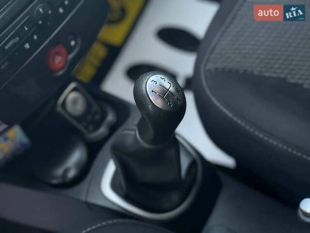 Серый Рено Клио, объемом двигателя 1.15 л и пробегом 116 тыс. км за 6400 $, фото 12 на Automoto.ua