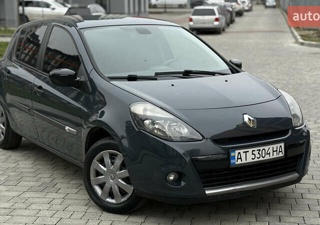 Серый Рено Клио, объемом двигателя 1.5 л и пробегом 243 тыс. км за 5650 $, фото 5 на Automoto.ua