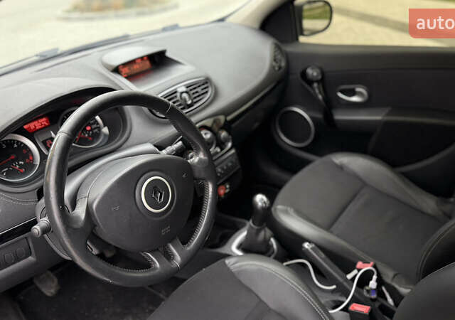 Серый Рено Клио, объемом двигателя 1.5 л и пробегом 243 тыс. км за 5650 $, фото 26 на Automoto.ua