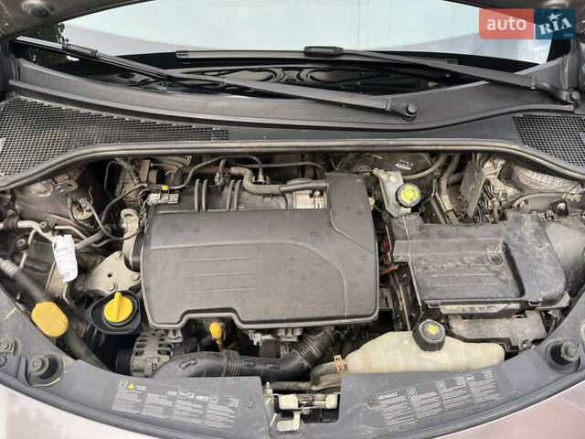 Сірий Рено Кліо, об'ємом двигуна 1.2 л та пробігом 117 тис. км за 5990 $, фото 23 на Automoto.ua