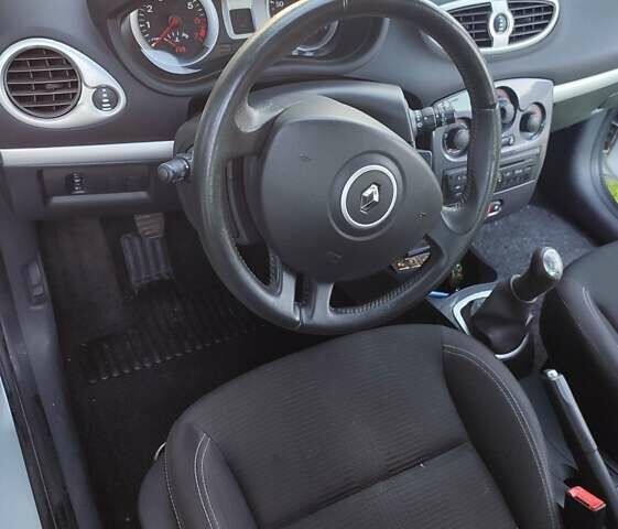 Серый Рено Клио, объемом двигателя 1.15 л и пробегом 174 тыс. км за 5600 $, фото 6 на Automoto.ua