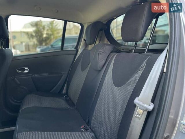 Серый Рено Клио, объемом двигателя 1.15 л и пробегом 116 тыс. км за 6400 $, фото 16 на Automoto.ua