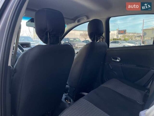 Серый Рено Клио, объемом двигателя 1.15 л и пробегом 116 тыс. км за 6400 $, фото 15 на Automoto.ua