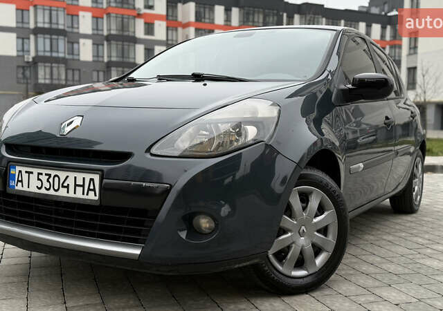 Серый Рено Клио, объемом двигателя 1.5 л и пробегом 243 тыс. км за 5650 $, фото 6 на Automoto.ua