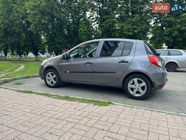 Сірий Рено Кліо, об'ємом двигуна 1.2 л та пробігом 117 тис. км за 5990 $, фото 2 на Automoto.ua