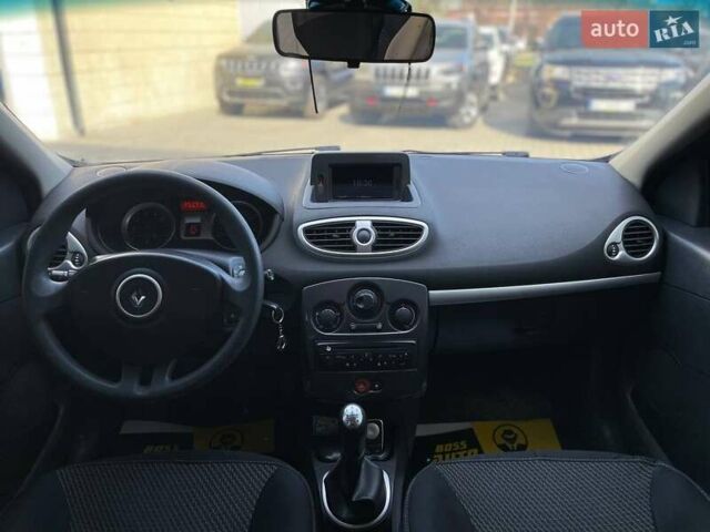 Серый Рено Клио, объемом двигателя 1.15 л и пробегом 116 тыс. км за 6400 $, фото 9 на Automoto.ua