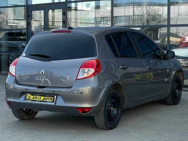Серый Рено Клио, объемом двигателя 1.2 л и пробегом 116 тыс. км за 6000 $, фото 5 на Automoto.ua