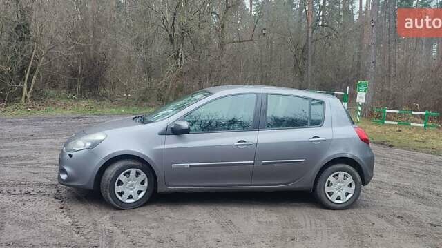 Серый Рено Клио, объемом двигателя 1.46 л и пробегом 352 тыс. км за 3500 $, фото 1 на Automoto.ua