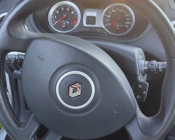 Серый Рено Клио, объемом двигателя 1.15 л и пробегом 174 тыс. км за 5600 $, фото 7 на Automoto.ua