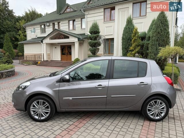 Серый Рено Клио, объемом двигателя 1.6 л и пробегом 72 тыс. км за 10800 $, фото 4 на Automoto.ua