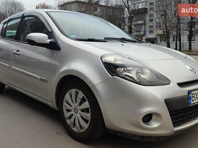 Серый Рено Клио, объемом двигателя 1.15 л и пробегом 174 тыс. км за 5600 $, фото 1 на Automoto.ua